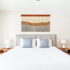 NEW 2BR Swim-Up at Mareazul Resort – Sleeps 6 | Casa Bellissima
