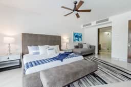 swim up At Mareazul Resort 2 bedrooms 2 bathrooms short walk to beach - Image 4