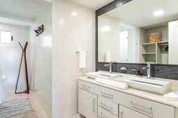 Mareazul | Luxurious Steps-to-Beach Residence | Newly Renovated 3BR + Studio - Image 5