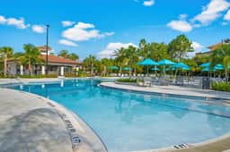 Lakeview Deluxe condo Prefect for Long stays & to Relax while Working away - Image 3