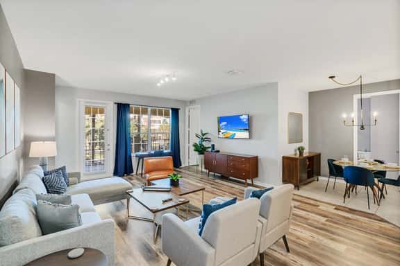 Great location next to OCC sleeps up to 8 and Close to Major attractions - Image 1