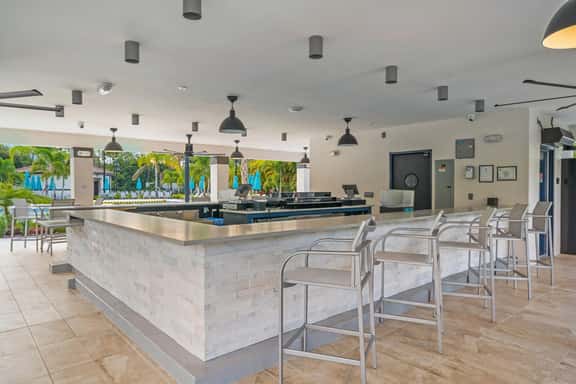 Elegant 3 Bdr 3.5 Bath Townhome At Vista Cay Resort fully equipped - Image 1