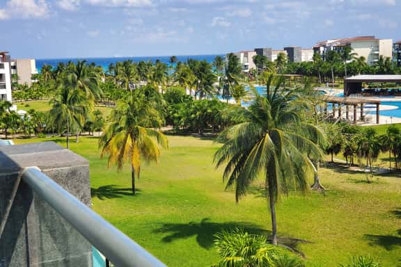 Stunning Ocean View Penthouse 2 bedroom & office at Mareazul Casa Diva - Image 1