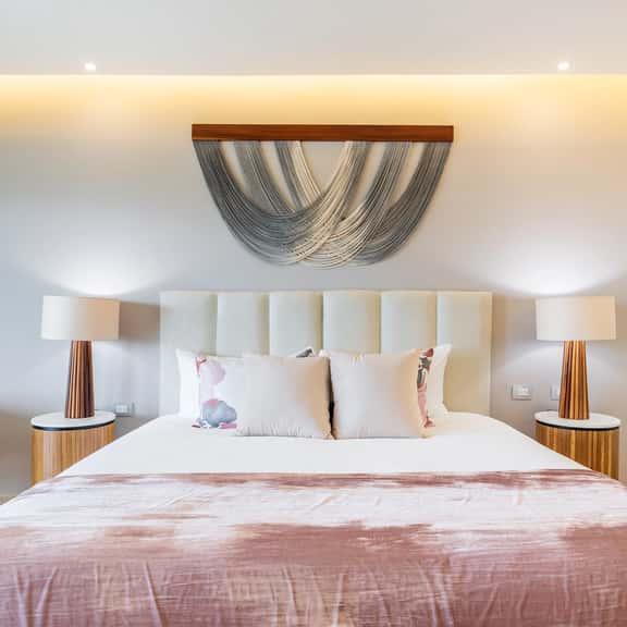 Mareazul | Luxurious Steps-to-Beach Residence | Newly Renovated 3BR + Studio - Image 1