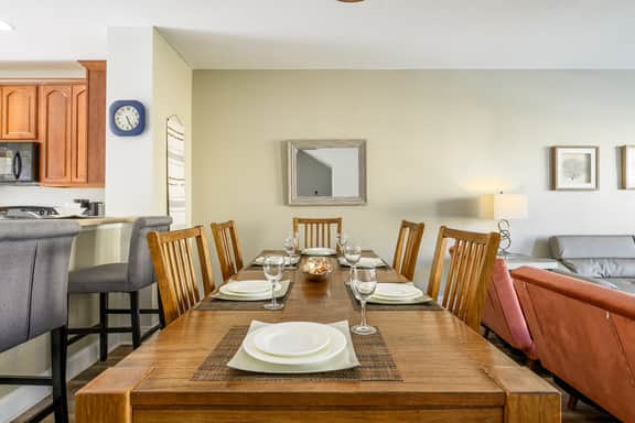 Casa Bella at Vista Cay: 3 Bed, Sleeps 8, Long Stays Near Major Attractions - Image 4