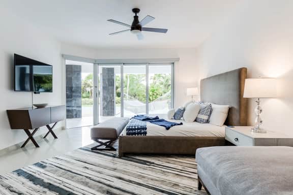 swim up At Mareazul Resort 2 bedrooms 2 bathrooms short walk to beach - Image 5