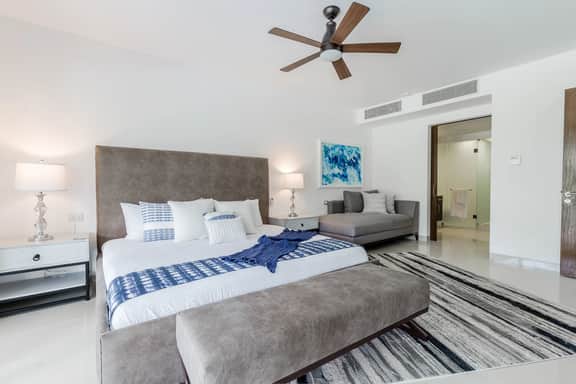 swim up At Mareazul Resort 2 bedrooms 2 bathrooms short walk to beach - Image 4