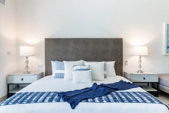 swim up At Mareazul Resort 2 bedrooms 2 bathrooms short walk to beach - Image 2