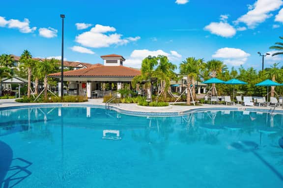Lakeview Deluxe condo Prefect for Long stays & to Relax while Working away - Image 5