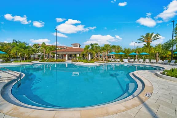Lakeview Deluxe condo Prefect for Long stays & to Relax while Working away - Image 4