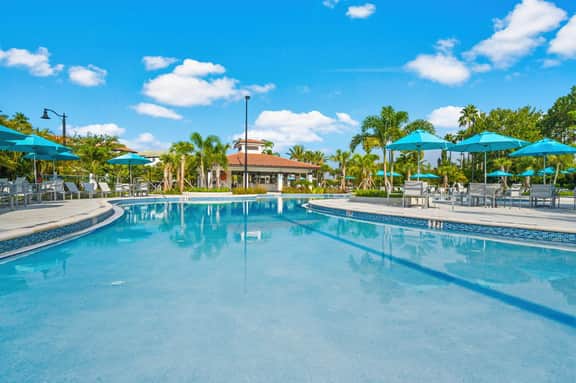 Elegant 3 Bdr 3.5 Bath Townhome At Vista Cay Resort fully equipped - Image 5